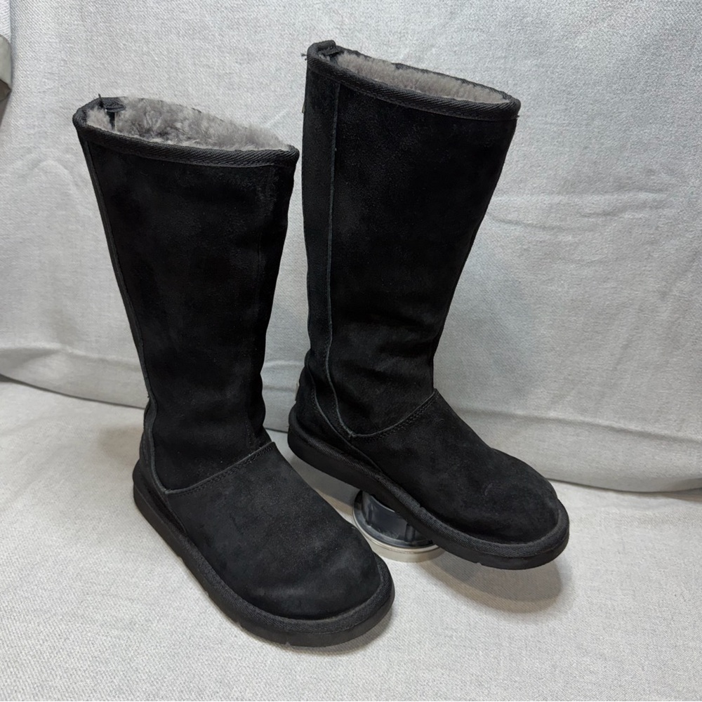 EUC Women's UGG Tall Black Shearling-Lined with Zipper Winter Boots W5